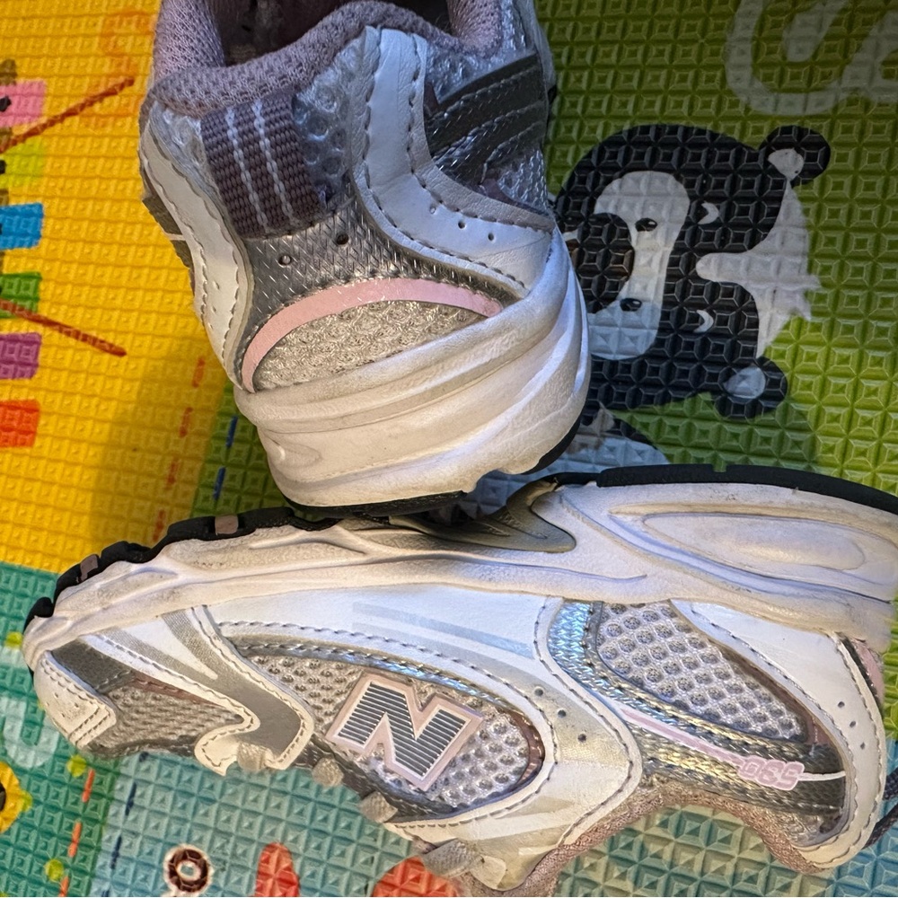 New Balance 530 Kids' Gray and Pink Sneakers